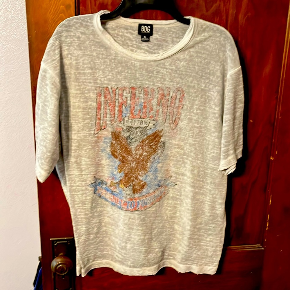 BDG distressed graphic t size large